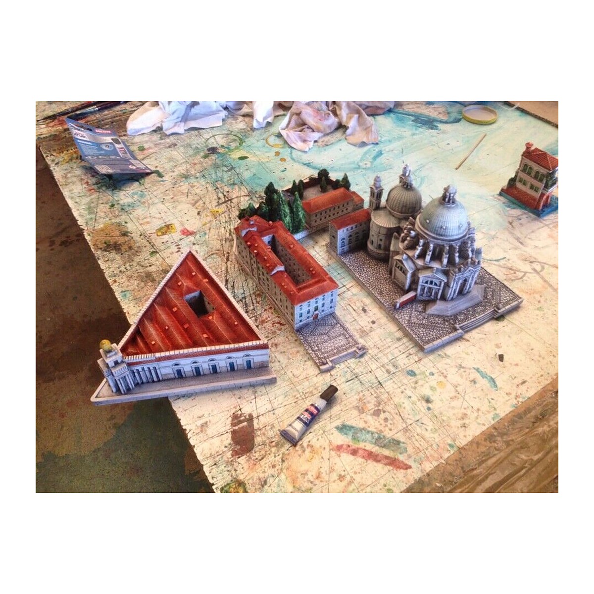 Miniature di monumenti in resina - immagine 19